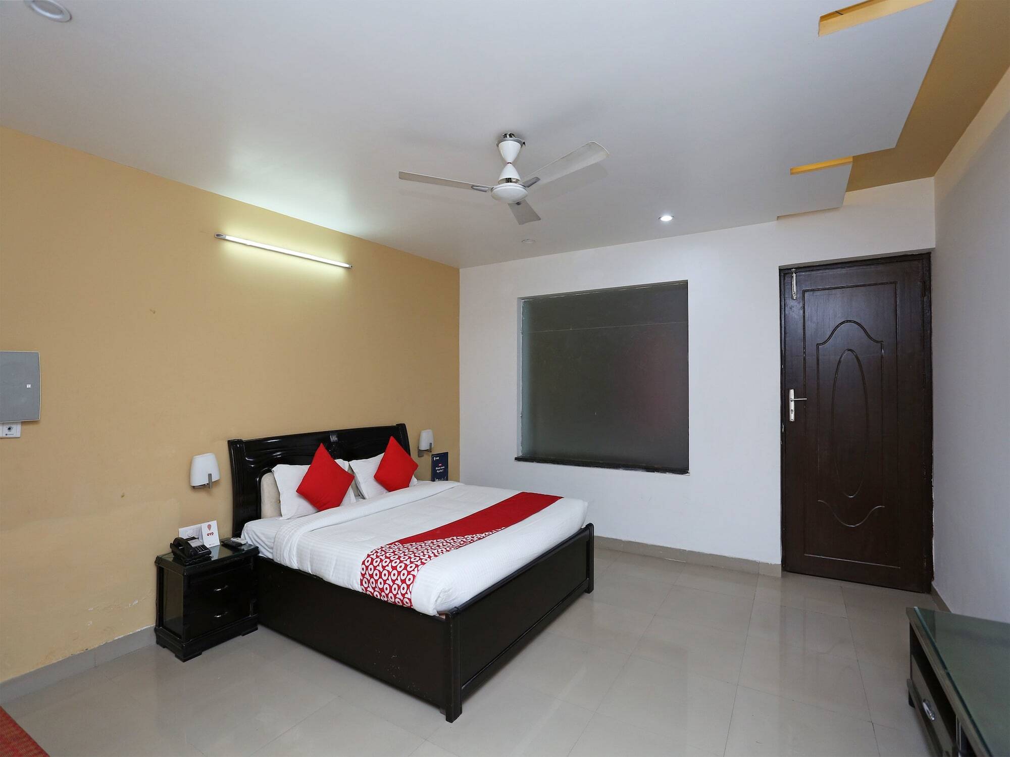 Hotel Oyo 13564 Near Prem Mandir à Mathura Extérieur photo